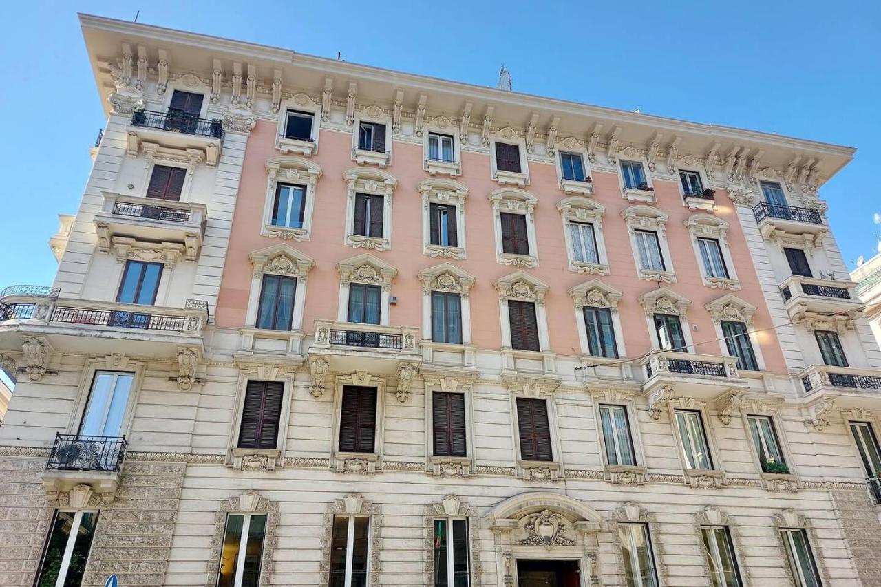 Appartamento "Corso - Cuore Di Roma" By Flatinروما المظهر الخارجي الصورة